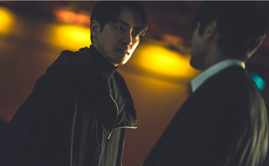 남기준의 동생 남기석. 의문의 죽음을 당한 후 드라마 전체의 도화선이 된다.