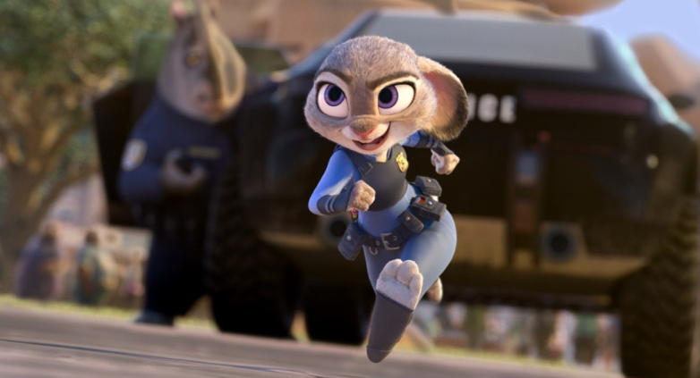 애니메이션 '주토피아' 시리즈의 상징적인 콤비인 닉과 주디가 도시를 배경으로 위풍당당하게 서 있는 모습입니다.